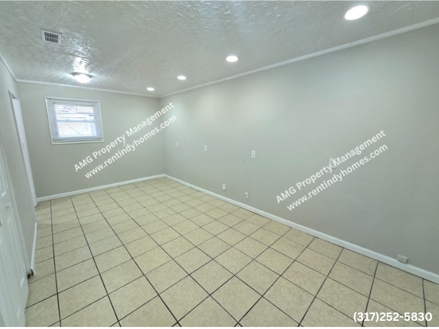 Building Photo - 2344 S Keystone Ave