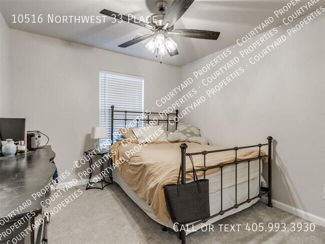 Building Photo - 10516 NW 33rd Pl