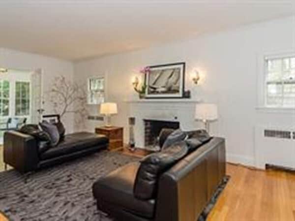 Building Photo - 381 VFW Parkway