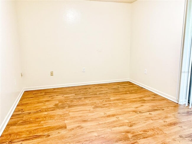 Building Photo - 1213 NW 39th Ave