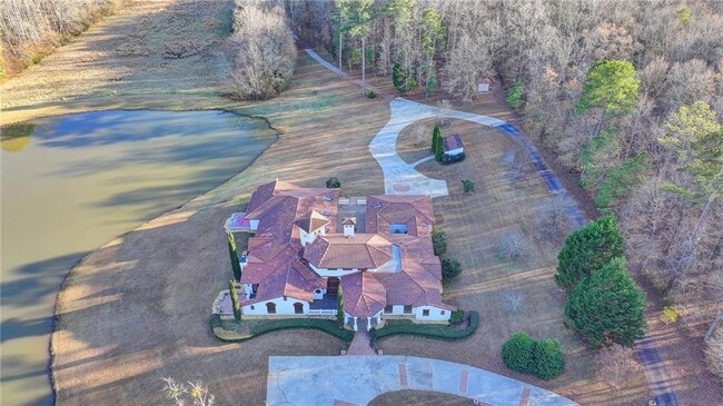 Building Photo - 1540 Lipscomb Rd