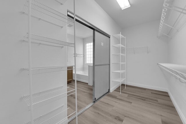 Building Photo - 4319 N Thunder Twice St