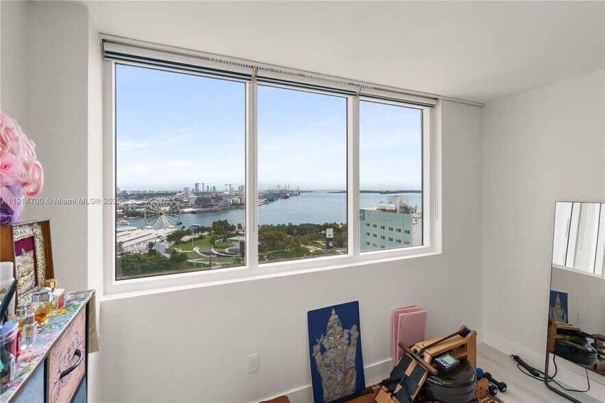 Building Photo - 253 NE 2nd St