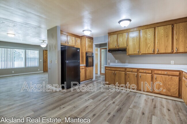 Building Photo - 3005 W Lathrop Rd