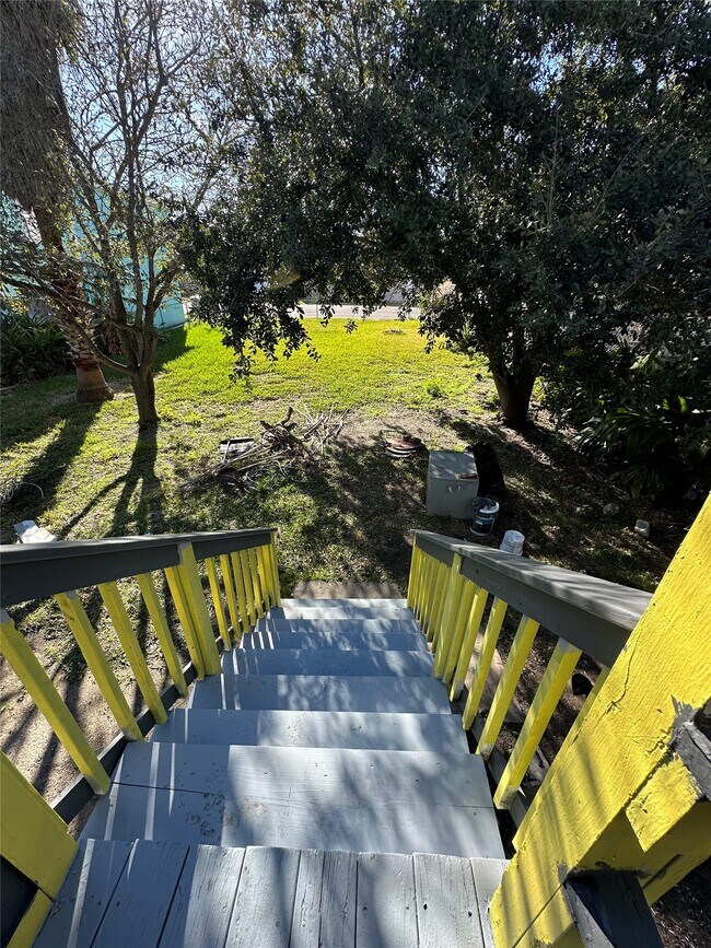 Building Photo - 1709 Biovu Dr