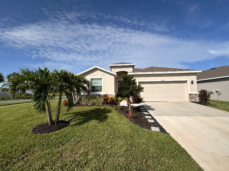 Primary Photo - 3934 Lively Coral Pl