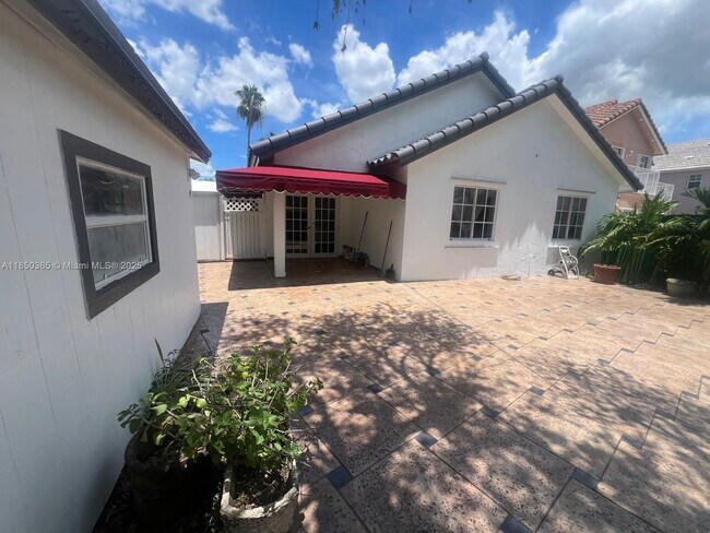 Building Photo - 5221 SW 154th Pl