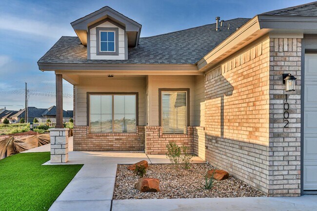 Building Photo - 1006 N 7th St