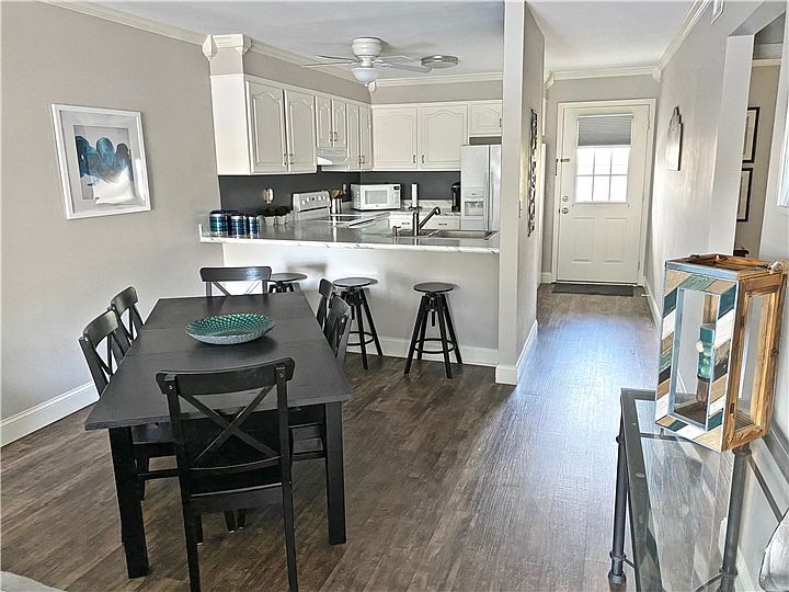 Building Photo - 200 Henlopen Sta