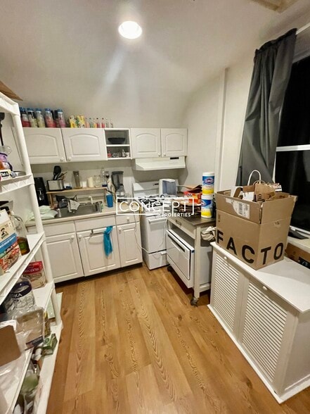 Building Photo - 7 Jay St