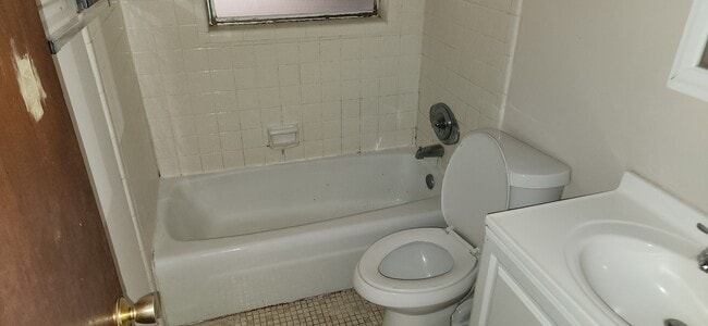 Building Photo - 233 Mimosa Dr