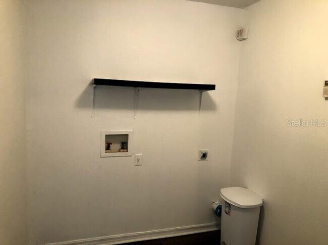Building Photo - 27700 Breakers Dr
