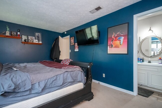 Building Photo - 187 Woodstone Dr