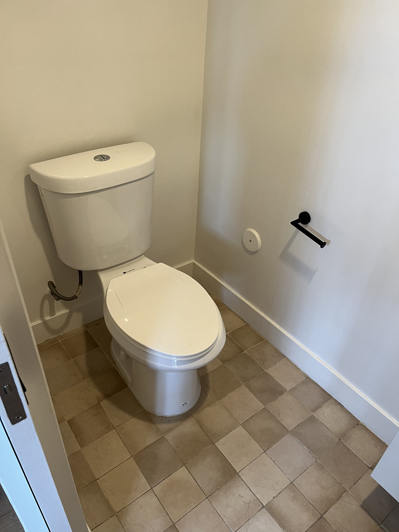 Building Photo - 1341 1/2 Lilac Ter