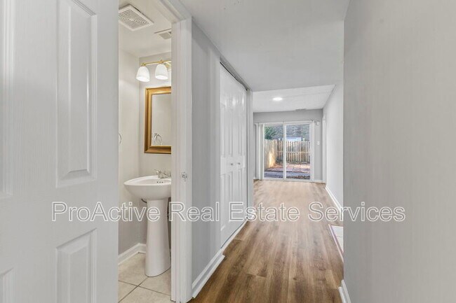 Building Photo - 5809 Layton St