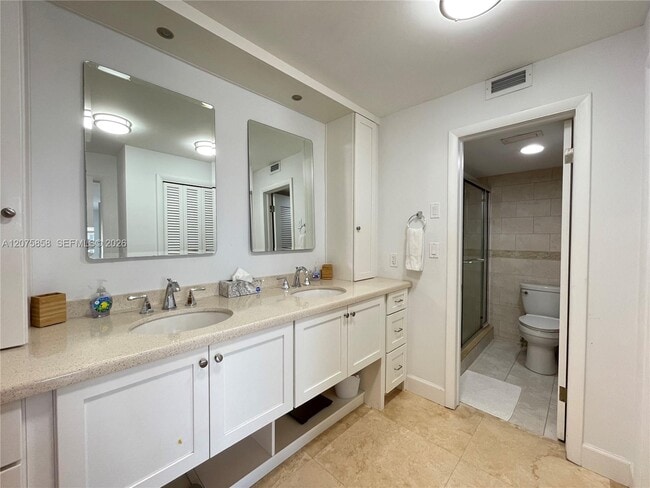 Building Photo - 605 Ocean Dr