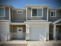 Building Photo - 428 1625 N