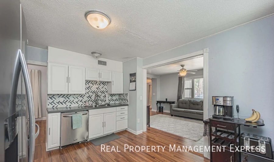 Building Photo - 4 Bedroom 2 Bathroom Home in Sioux Falls