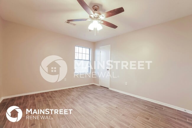 Building Photo - 5325 Longwood Cove