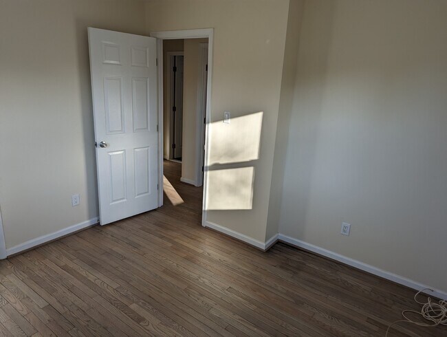 Building Photo - 1836 Perryville Rd