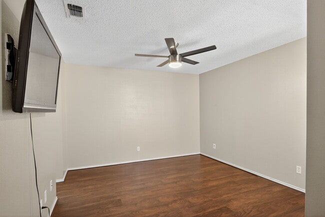 Building Photo - 4107 Medical Dr