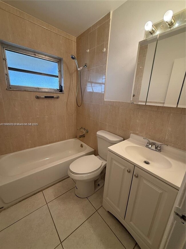 Building Photo - 5831 Taylor St