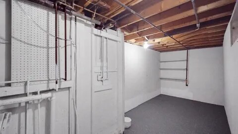 Building Photo - 8726 Lakewood Ave