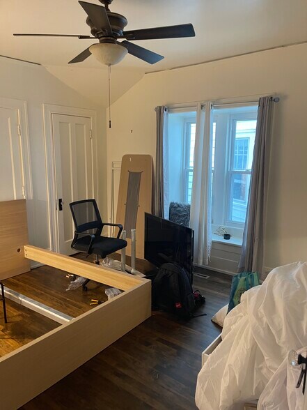 Building Photo - 2830 N Frederick Ave