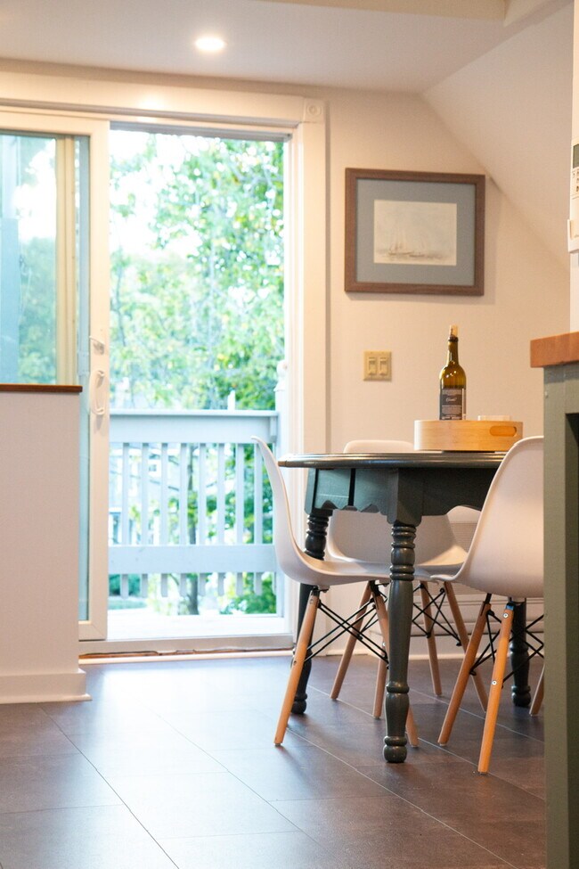 Building Photo - 36 Irving St