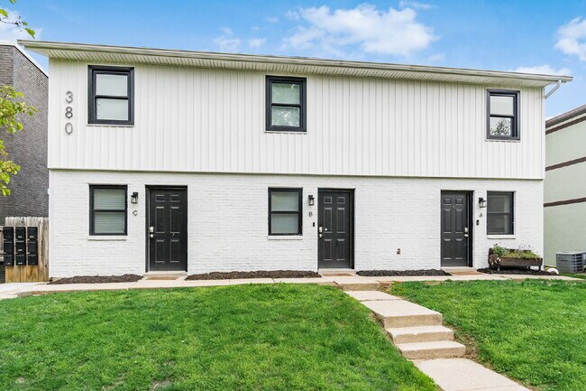 Building Photo - Half Month FREE — Updated 2BR w/ In-Unit Laundry, Central A/C + 2 Parking Spots | Touring starts ...