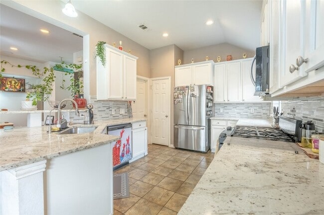 Building Photo - 2324 Crestridge Dr