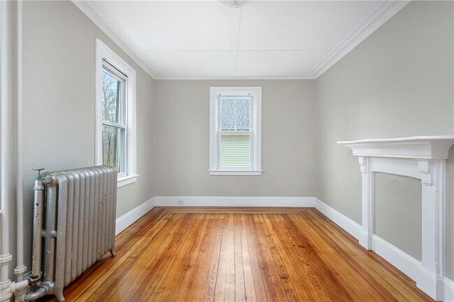 Building Photo - 427 Spring St