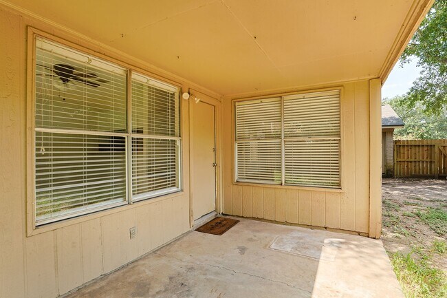 Building Photo - 22318 Fincastle Dr