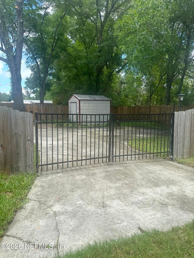 Building Photo - 5227 Bunche Dr
