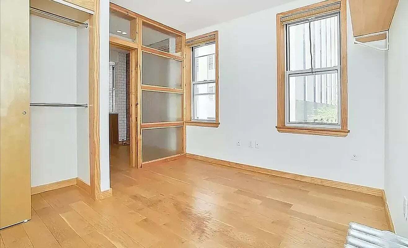 Building Photo - 75 Baxter St