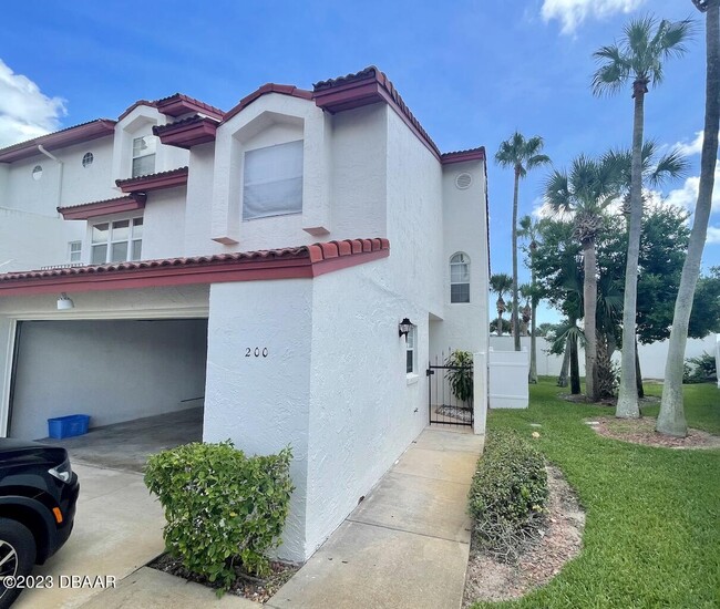 Building Photo - 200 Florida Shores Blvd