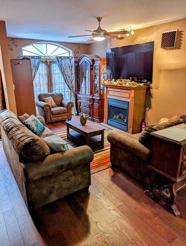 LIVING ROOM - 4443 Sansom St