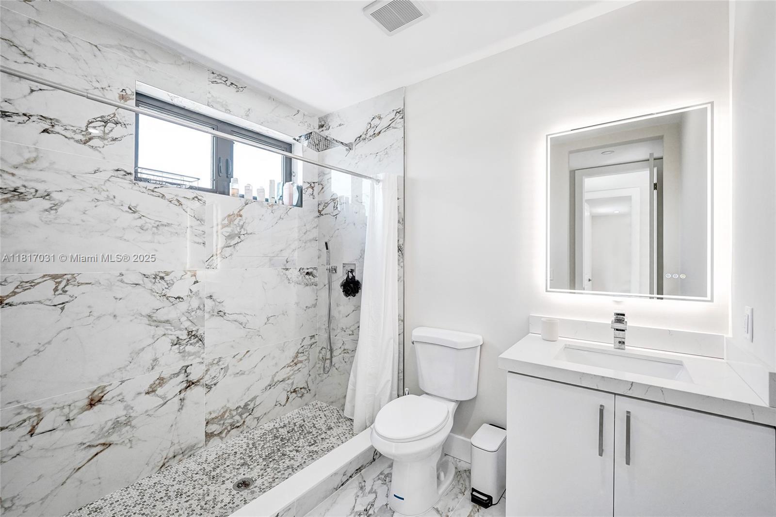 Building Photo - 1619 NW 11th Ave