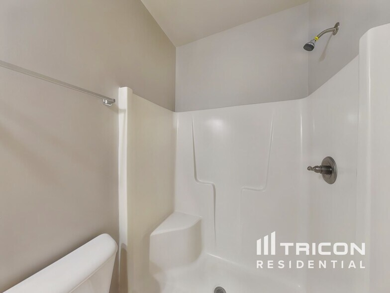 Building Photo - 516 Leighton Woods Ct