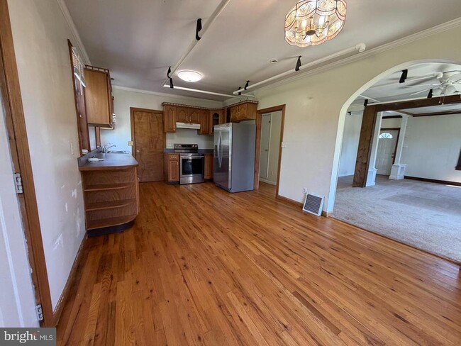 Building Photo - 8156 Rocky Ridge Rd