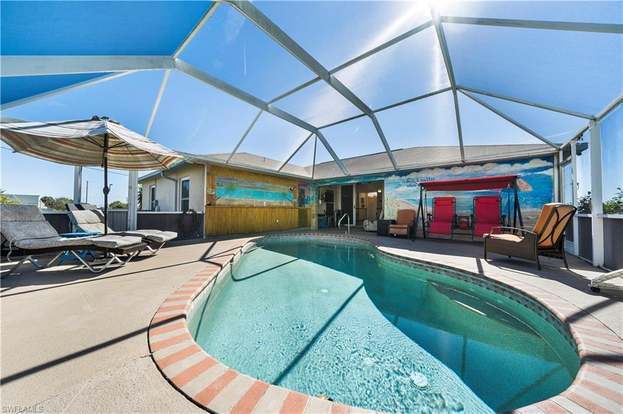 Building Photo - 703 NE 23rd Terrace