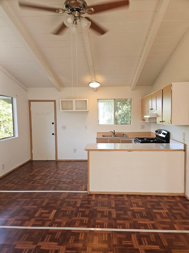 Building Photo - 11-3482-3482 Plumeria St