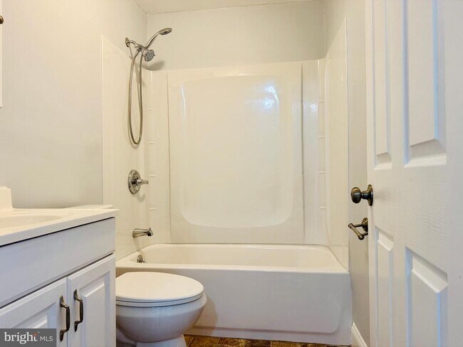 Building Photo - 8134 Mid Haven Rd