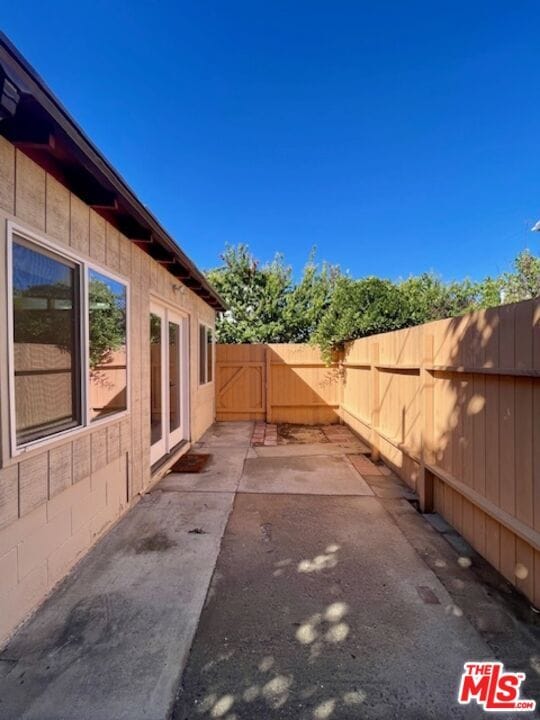 Building Photo - 11151 Sarah St