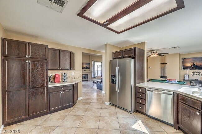 Building Photo - 1918 Pintura Cir