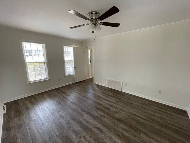 Building Photo - Renovated 3/2.5 House in Chieftain Hills- ...