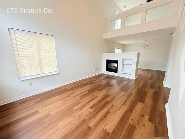 Building Photo - 673 Stobus Dr