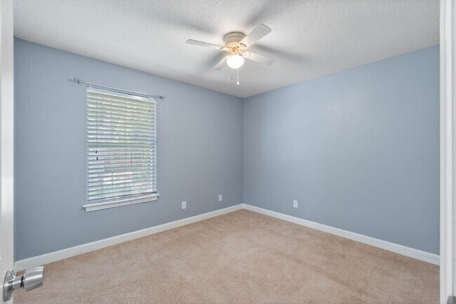 Building Photo - 7968 Lola Cir