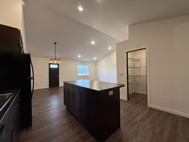 Building Photo - 5491 164th St