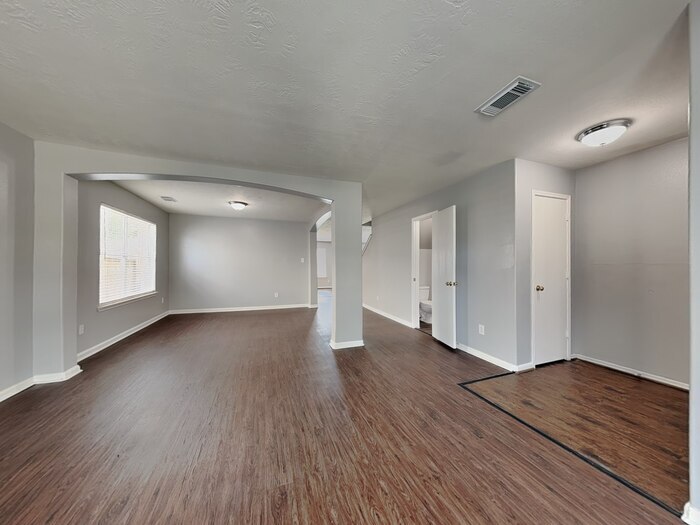 Building Photo - 29014 Fox Fountain Ln